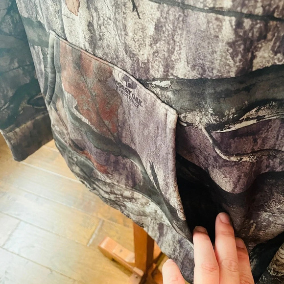 Under Armour Mossy Oak women’s camo pullover hoodie SZ M camo & pink - Picture 6 of 14